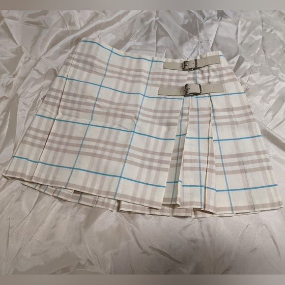 SOLD Burberry Pleated Plaid Mini Skirt Authentic - Picture 8 of 15